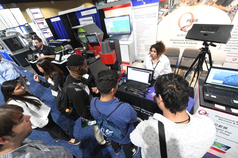 WESTEC 2019 - Students exploring industry 4.0 manufacturing technology.jpg